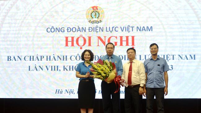 Ông Đỗ Đức Hùng trúng cử Chủ tịch Công đoàn Điện lực Việt Nam khóa V, nhiệm kỳ 2018 - 2023